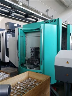 Вертикальный обрабатывающий центр DECKEL MAHO DMC 60U