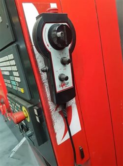 Универсальный фрезерный станок с ЧПУ EMCO MILL E 900
